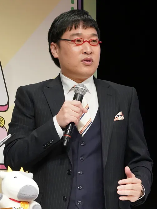 Ryota Yamasato, the comedian whose sharp commentary anchored the Terrace House studio panel.